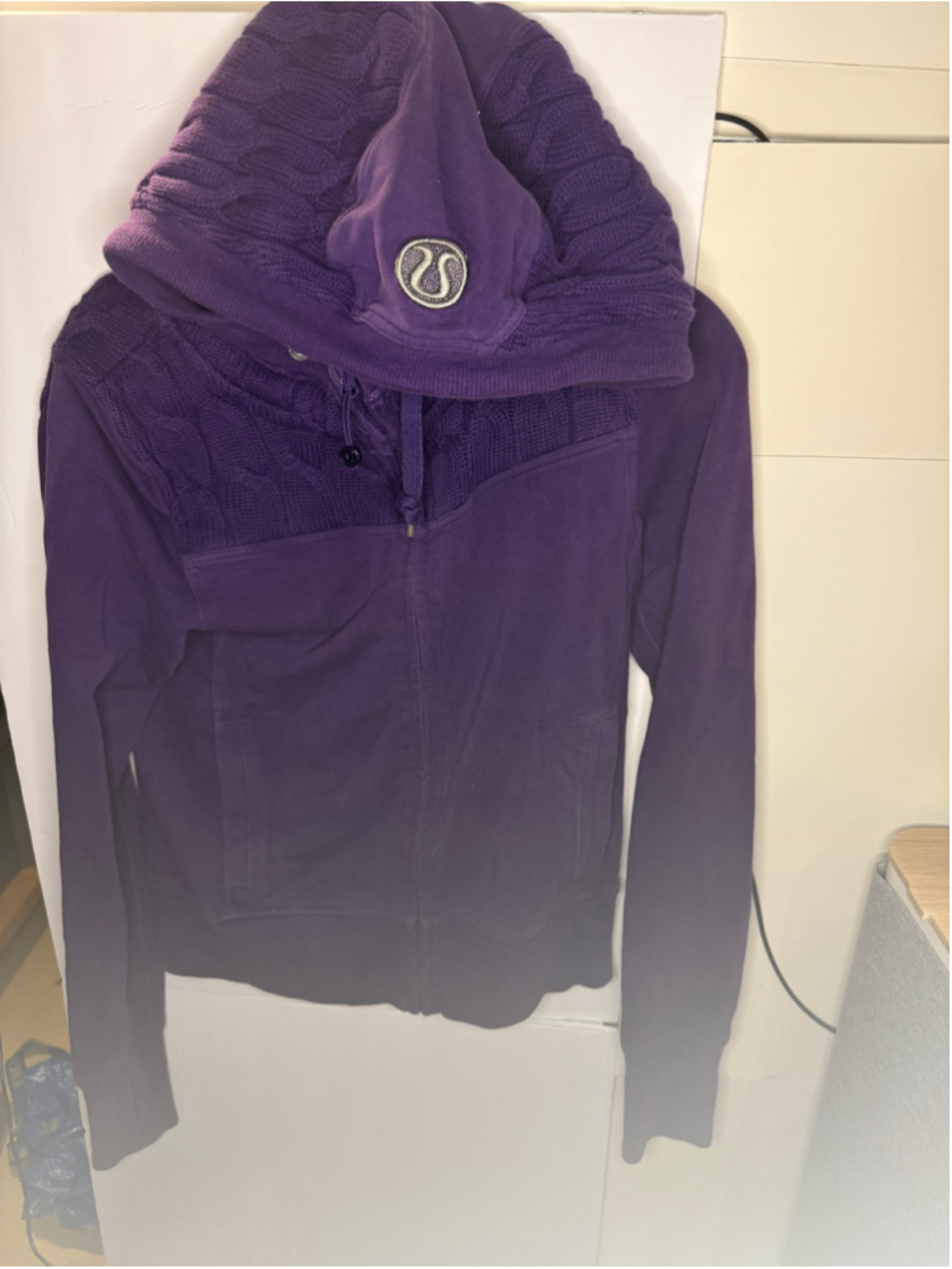 Women's Lululemon Athletica Hoodie Size 8 Cable knit scuba